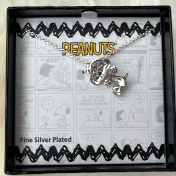 🆕 Peanuts Snoopy Rhinestone Crystals Pendant Necklace Fine Silver Plated - Picture 6 of 11